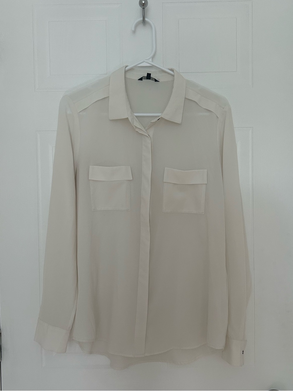 RW&CO. White Long-Sleeve Button-Down Blouse - Women’s Size M
